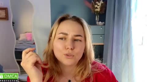 Snapshot of mira_mermayd chatting on June 5, 2026, 7:03 am Mira online show from June 5, 2026, 7:03 am