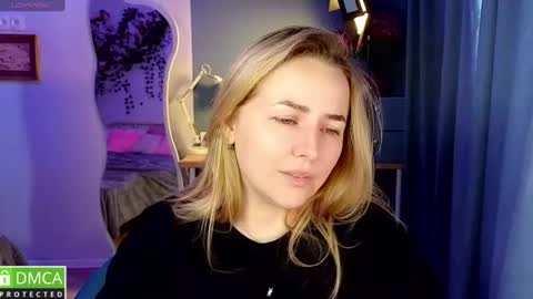 Snapshot of mira_mermayd chatting on June 18, 2026, 1:17 am Mira online show from June 18, 2026, 1:17 am