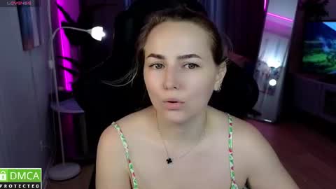 Snapshot of mira_mermayd chatting on June 19, 2026, 8:18 am Mira online show from June 19, 2026, 8:18 am