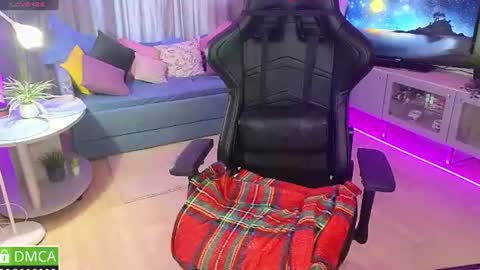 Snapshot of mira_mermayd chatting on July 10, 2026, 8:18 am Mira online show from July 10, 2026, 8:18 am