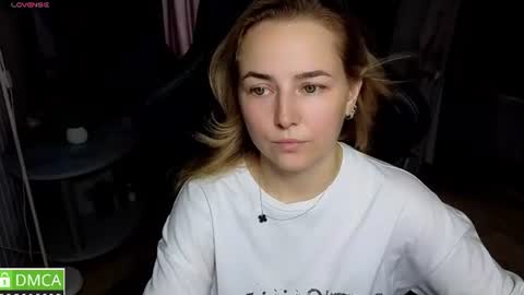 Snapshot of mira_mermayd chatting on August 5, 2026, 8:06 am Mira online show from August 5, 2026, 8:06 am