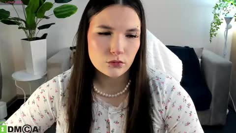 Snapshot of mira_silk chatting on January 19, 2026, 11:14 am Mira online show from January 19, 2026, 11:14 am