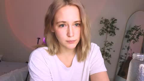 Snapshot of mira_spark chatting on October 26, 2025, 7:09 pm Mira online show from October 26, 2025, 7:09 pm