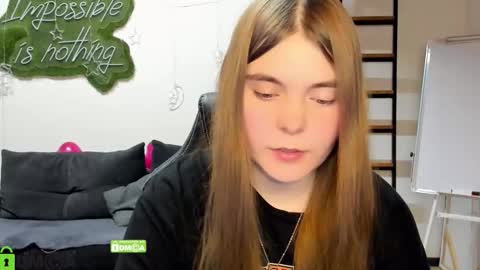miraa_bloom online show from February 25, 2026, 5:44 pm