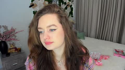 Emma online show from December 17, 2024, 10:43 pm