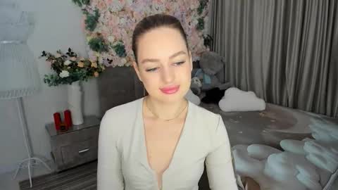 Snapshot of miraclecurly chatting on October 16, 2025, 7:15 pm Emma online show from October 16, 2025, 7:15 pm
