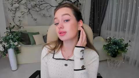 Snapshot of miraclecurly chatting on October 22, 2025, 7:46 pm Emma online show from October 22, 2025, 7:46 pm