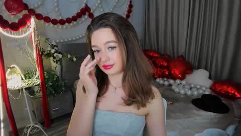 Snapshot of miraclecurly chatting on March 10, 2026, 8:03 pm Emma online show from March 10, 2026, 8:03 pm