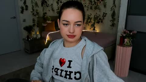 Emma online show from May 26, 2026, 7:10 pm