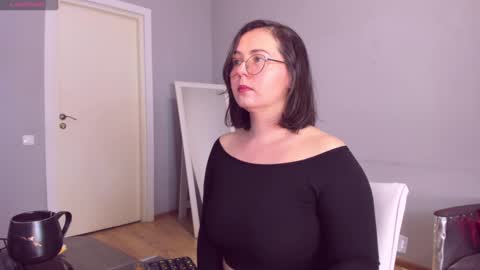 Snapshot of miradiaz chatting on December 9, 2024, 8:55 am Meera online show from December 9, 2024, 8:55 am