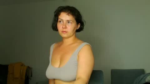 Meera online show from June 17, 2026, 10:54 pm
