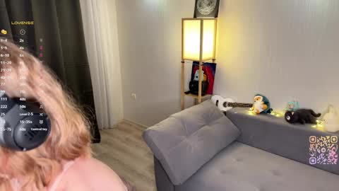 Mira online show from April 25, 2026, 9:12 pm