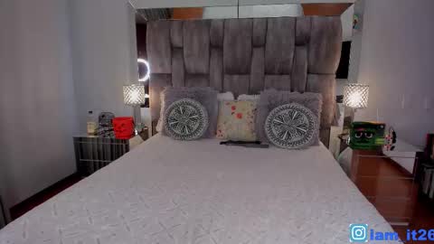 Miranda online show from October 14, 2025, 11:38 pm