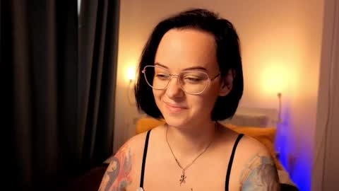 Snapshot of miraskyy chatting on October 3, 2025, 2:58 pm MiraSkyy online show from October 3, 2025, 2:58 pm