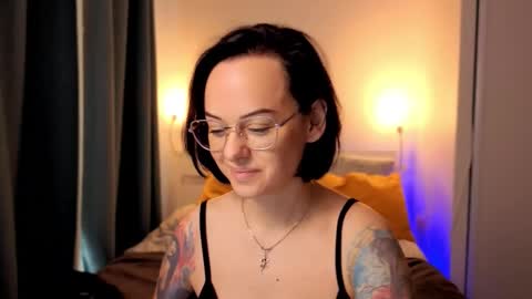 Snapshot of miraskyy chatting on October 7, 2025, 2:36 pm MiraSkyy online show from October 7, 2025, 2:36 pm