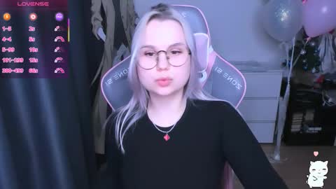 Kira online show from February 9, 2026, 8:13 pm