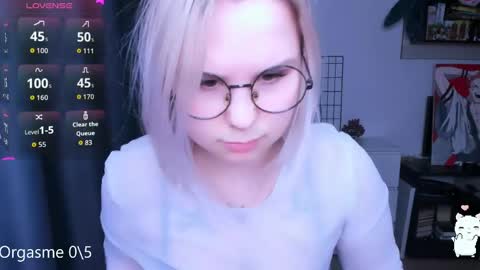 Snapshot of miray_kuriyama chatting on April 15, 2026, 8:20 pm Kira online show from April 15, 2026, 8:20 pm