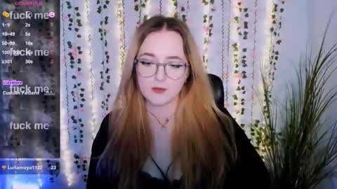 Snapshot of miriam_crazy chatting on September 25, 2025, 8:01 pm miriam_crazy online show from September 25, 2025, 8:01 pm