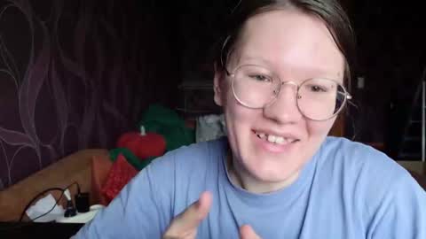 Snapshot of miriamor chatting on October 27, 2025, 8:07 am Mira online show from October 27, 2025, 8:07 am