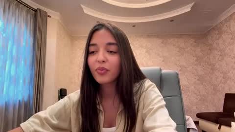 Snapshot of mirnabranca chatting on August 1, 2026, 12:26 pm Mila online show from August 1, 2026, 12:26 pm