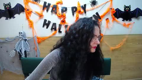 Miroslava Happi online show from November 3, 2025, 6:58 am