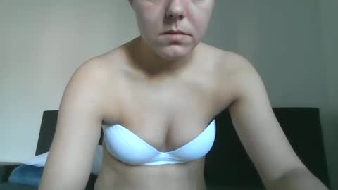 Snapshot of mirra_sins chatting on October 16, 2025, 10:05 am Mirra online show from October 16, 2025, 10:05 am