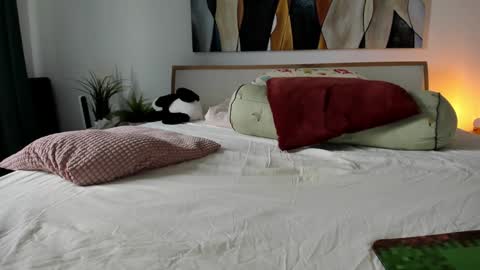 Eva online show from September 12, 2025, 6:24 am