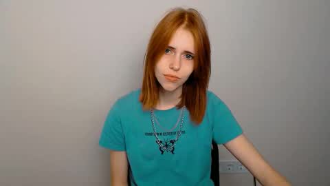 misaki_chan_ online show from September 17, 2025, 8:43 pm