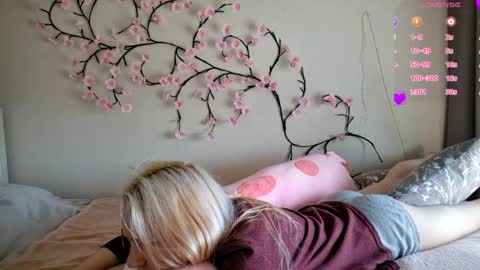 MisaMew online show from March 24, 2026, 9:47 am