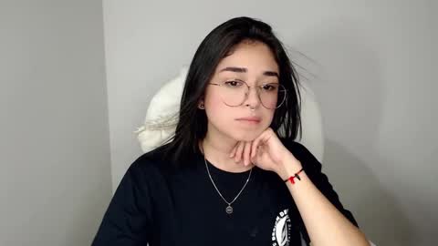 Snapshot of misha__sweet__27 chatting on January 15, 2025, 5:40 am misha online show from January 15, 2025, 5:40 am