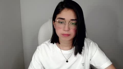 Snapshot of misha__sweet__27 chatting on January 24, 2025, 3:32 am misha online show from January 24, 2025, 3:32 am