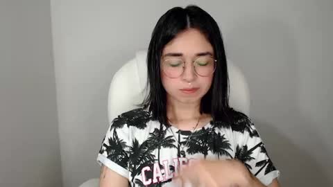 Snapshot of misha__sweet__27 chatting on January 27, 2025, 1:26 am misha online show from January 27, 2025, 1:26 am