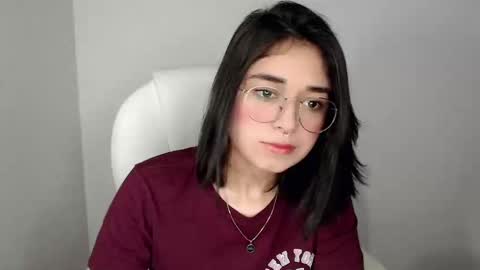 Snapshot of misha__sweet__27 chatting on February 4, 2025, 5:10 am misha online show from February 4, 2025, 5:10 am