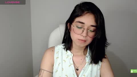 Snapshot of misha__sweet__27 chatting on March 1, 2025, 8:13 am misha online show from March 1, 2025, 8:13 am