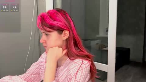 Molly online show from September 26, 2025, 5:28 pm