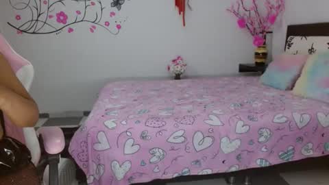 Snapshot of mishka__ chatting on February 27, 2025, 2:21 am Mishka online show from February 27, 2025, 2:21 am