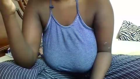 miss440 online show from November 27, 2025, 5:48 pm