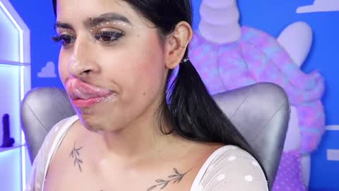 Anya online show from January 31, 2025, 2:07 pm