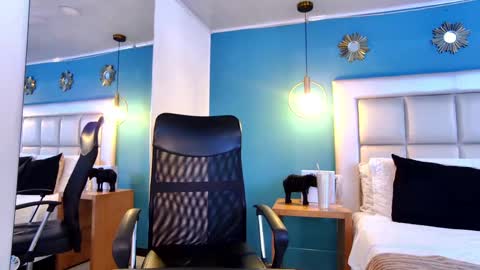 Snapshot of miss__ary_ chatting on September 24, 2025, 12:19 pm miss__ary_ online show from September 24, 2025, 12:19 pm