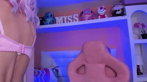 Lunna online show from October 17, 2025, 11:24 am