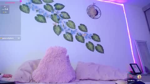 Snapshot of miss__saenz chatting on October 7, 2025, 10:07 pm          online show from October 7, 2025, 10:07 pm