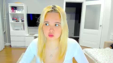 Snapshot of miss__selena chatting on November 29, 2025, 9:40 pm miss__selena online show from November 29, 2025, 9:40 pm