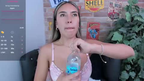 Snapshot of miss__zoe chatting on September 26, 2025, 6:12 pm Zoe online show from September 26, 2025, 6:12 pm