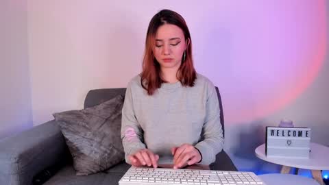 Alexa Sarmiento online show from December 11, 2024, 12:34 pm