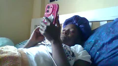 miss_atitude online show from October 4, 2025, 8:23 am