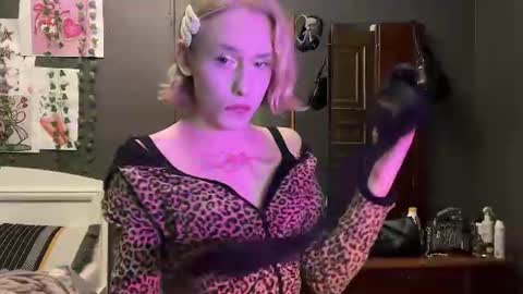 Anya online show from June 11, 2026, 10:08 pm