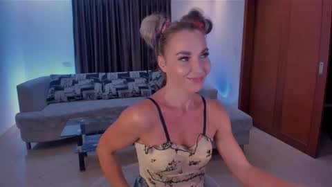 miss_bikini online show from September 12, 2025, 11:21 am