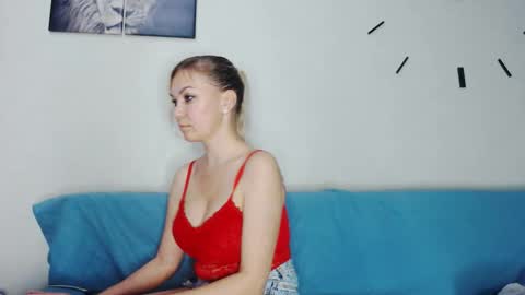 Snapshot of miss_blonde1 chatting on May 22, 2026, 7:15 am miss_blonde1 online show from May 22, 2026, 7:15 am