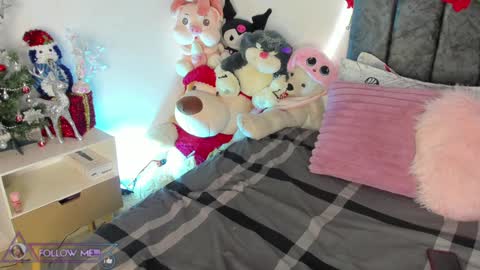 Snapshot of miss_brunette_ chatting on January 3, 2025, 12:43 am lucy 3 online show from January 3, 2025, 12:43 am