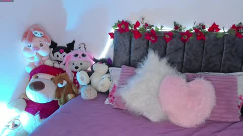 Snapshot of miss_brunette_ chatting on January 7, 2025, 6:27 am lucy 3 online show from January 7, 2025, 6:27 am